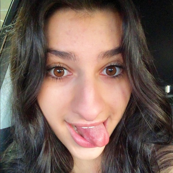 Profile Picture of Adriana Stanovich (@asmia18) on Poshmark