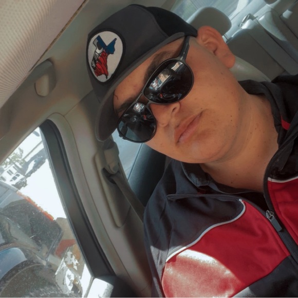 Profile Picture of Mark Anthony (@marksalas674) on Poshmark