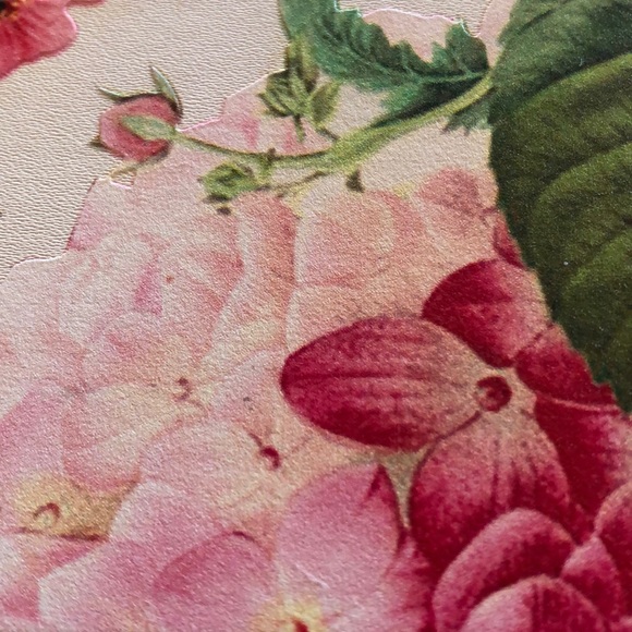 Profile Picture of Kay Edinger (@edingerkay10) on Poshmark