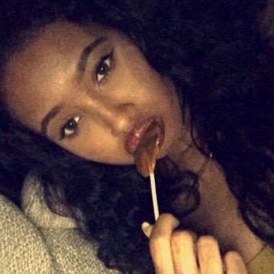 Profile Picture of Mariah Livingston (@henny_bad) on Twitter