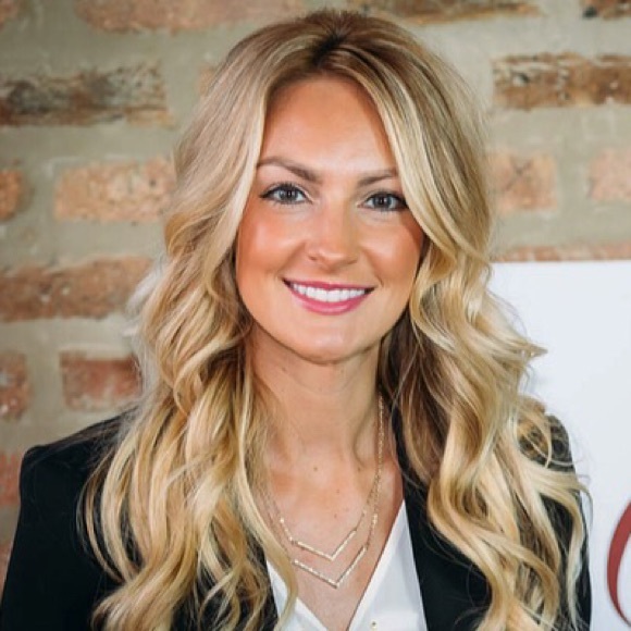 Profile Picture of Sherise Glueckert (@sdglueckert) on Poshmark