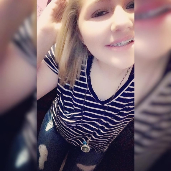 Profile Picture of Michaela Swenson (@kaylaswenson01) on Poshmark