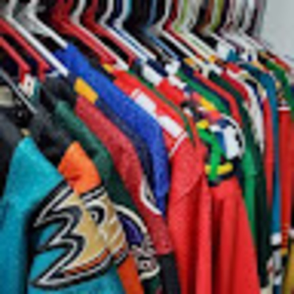 Profile Picture of Larrynhl Hockey (@nhlman1977) on Poshmark