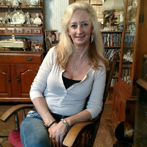 Profile Picture of Sally Jones (@bitbit1962) on Poshmark