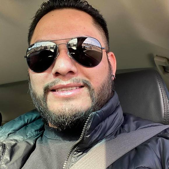 Profile Picture of Luis Vivar (@luisvivar) on Poshmark