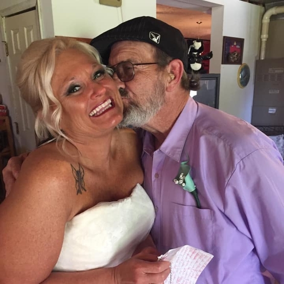 Profile Picture of Chasta Helton dow (@chastarenee) on Poshmark