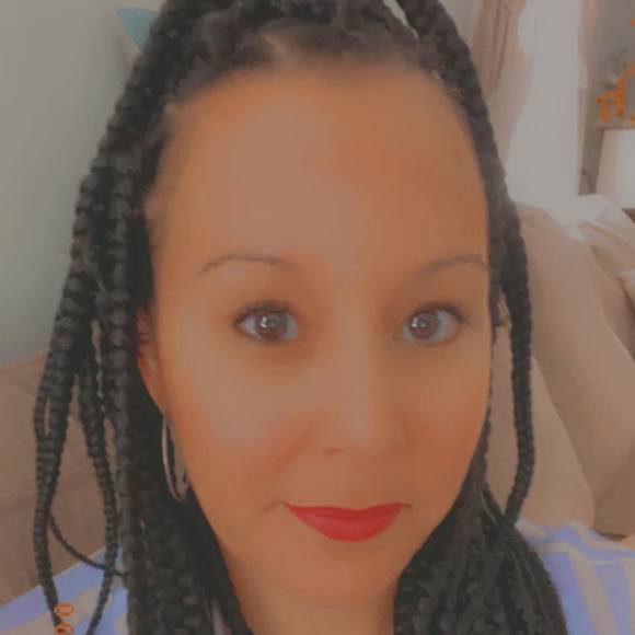 Profile Picture of Jamie Knapper (@jamie_knapper) on Poshmark