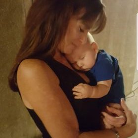 Profile Picture of Holly (@GunSlingerHolly) on Twitter