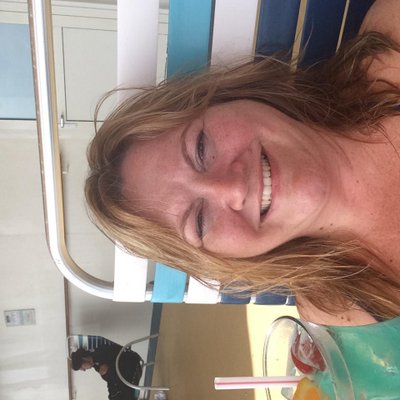 Profile Picture of Julie Hooks (@HooksJulie) on Twitter