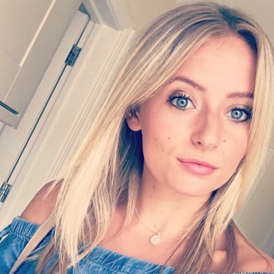 Profile Picture of Alice Mae Browning (@aliceemaeee) on Twitter