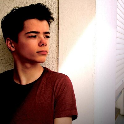 Profile Picture of Tom Lebon (@TmLebon) on Twitter