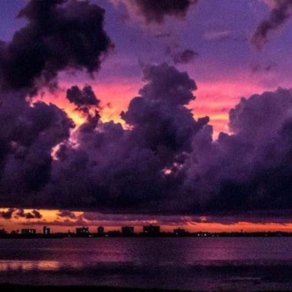 Profile Picture of Rachie Marie (@rachiefb) on Poshmark