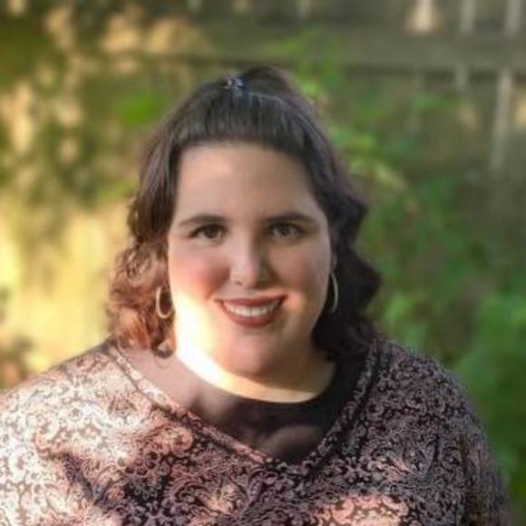 Profile Picture of Rachel Moskowitz (@rachm5) on Poshmark