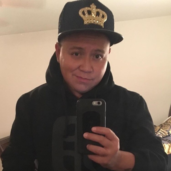 Profile Picture of Alexander King (@arius_king) on Poshmark