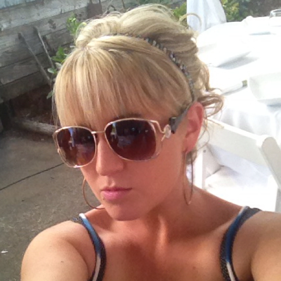 Profile Picture of Brandy Mcmahan (@belles_choses) on Poshmark