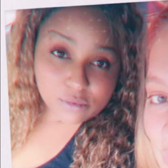 Profile Picture of Tiffanie Bacote (@tiffanie_30) on Poshmark