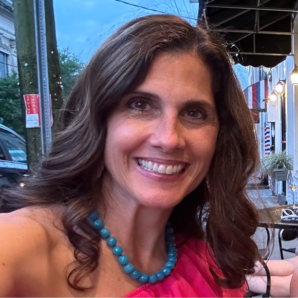 Profile Picture of Melissa Faucheux (@mfau) on Poshmark