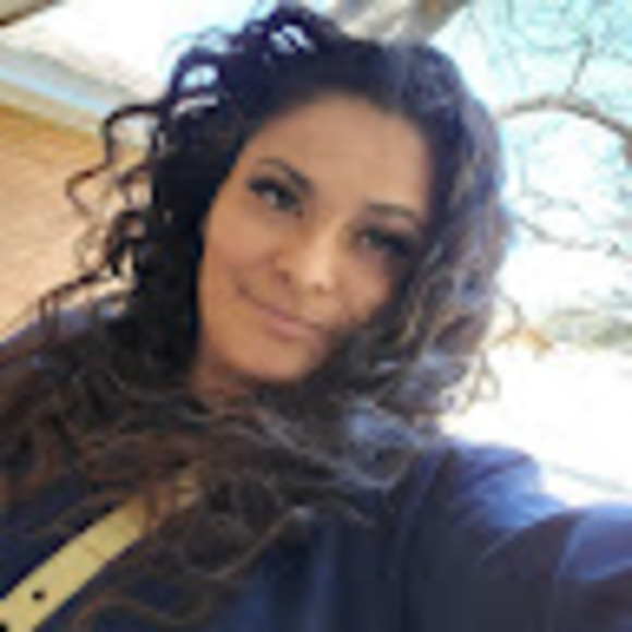 Profile Picture of Brenda salas Salas (@bleu60) on Poshmark