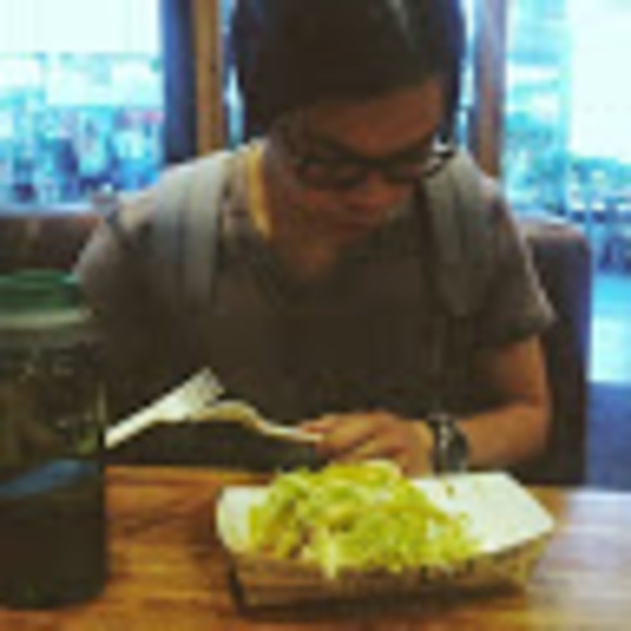 Profile Picture of Timothy Reyes (@timjessic) on Poshmark