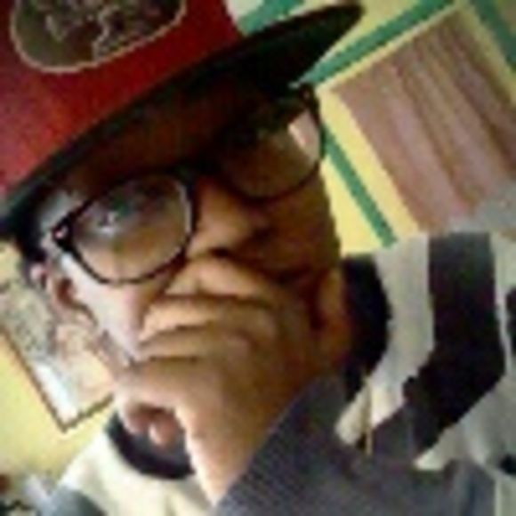 Profile Picture of Wanda Thompson (@dvpelifex) on Poshmark