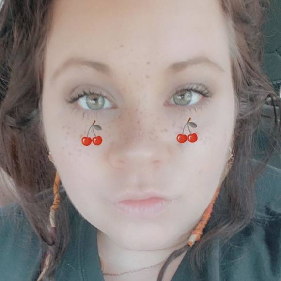 Profile Picture of Alyssa Strebler (@alyssastrebler) on Poshmark