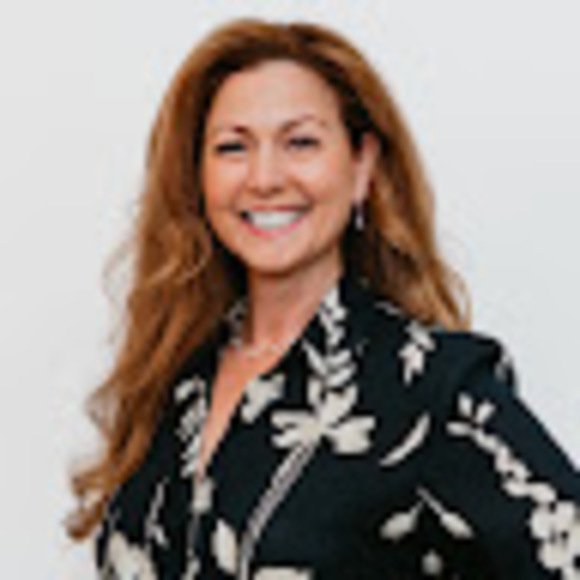 Profile Picture of Esther Golleher (@egolleher) on Poshmark