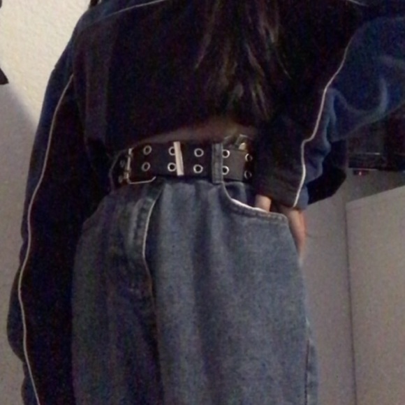 Profile Picture of Vanessa Loo (@vanessalo_o) on Poshmark