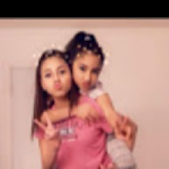 Profile Picture of Madeline sarahi Sarahi (@vivianaena12) on Poshmark