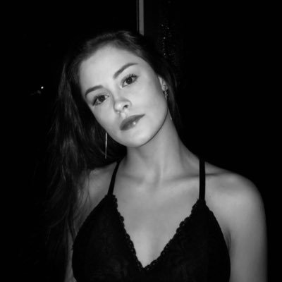 Profile Picture of Alice Flores (@AliceFlores06) on Twitter