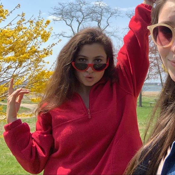 Zoe Torok - Poshmark Profile Picture of Zoe Torok (@zoetorok) on Poshmark