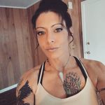 Profile Picture of Crystal Ouellette (@musclemamacherry) on Instagram