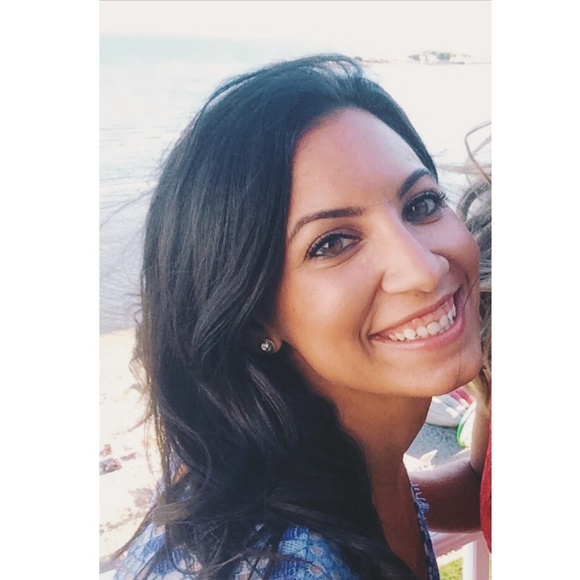 Profile Picture of Rhoda Emmanouil (@rhodae) on Poshmark