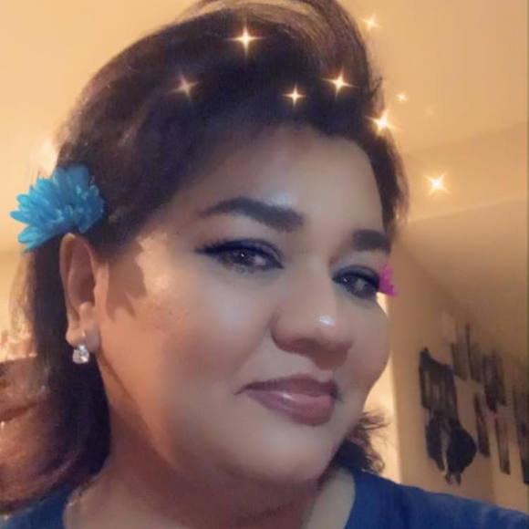 Profile Picture of Ivonne Meleros (@imeleros) on Poshmark