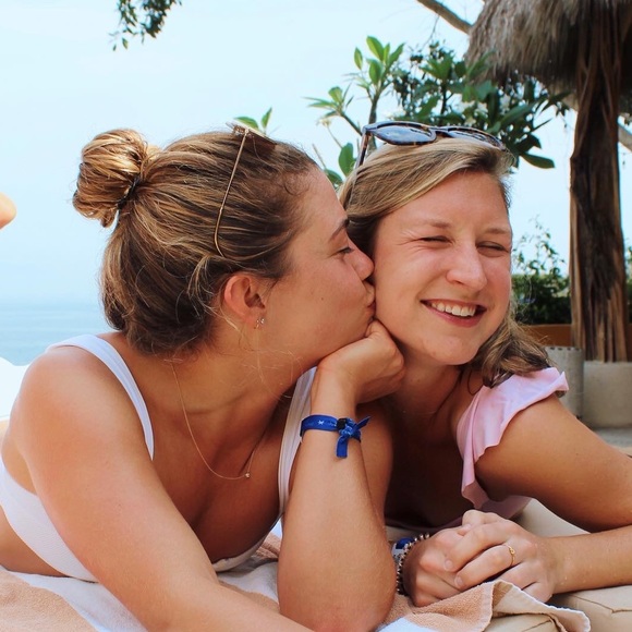 Profile Picture of Lily Schneider (@lilyschneider18) on Poshmark