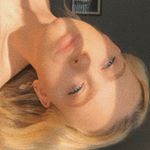 Profile Picture of Phoebe Brown 🦋 (@__phoebebrown) on Instagram