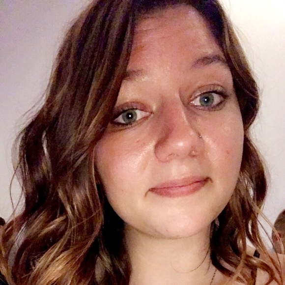 Profile Picture of Taylor Yapp (@tcyapp) on Poshmark