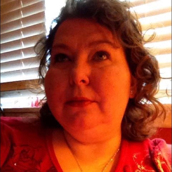 Profile Picture of Susan Kooser (@susankooser) on Poshmark