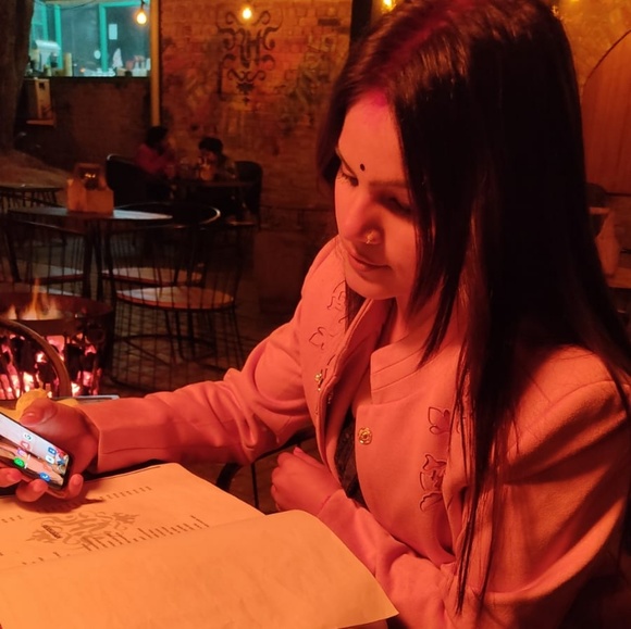 Profile Picture of Sonam Atoriya (@sonamatoriya) on Poshmark