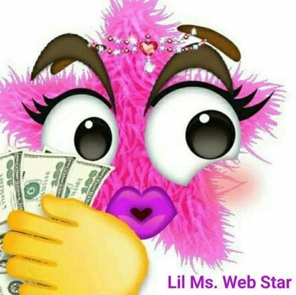 Profile Picture of ! @ accepting u'r offers Offers (@webmall) on Poshmark