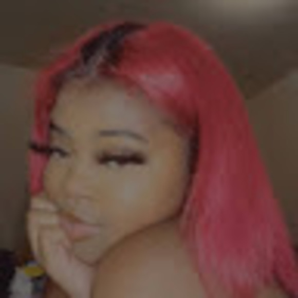 Profile Picture of Mary Tyler-moreno (@21tylermorenomv) on Poshmark