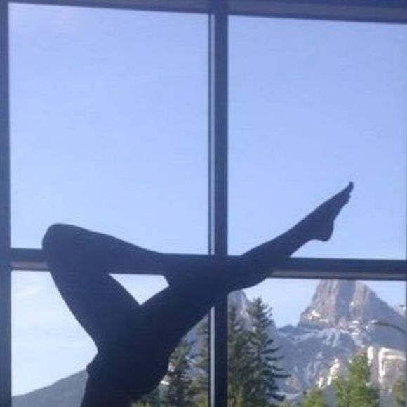 Profile Picture of Kalina Whitelaw (@fire__eyes) on Poshmark