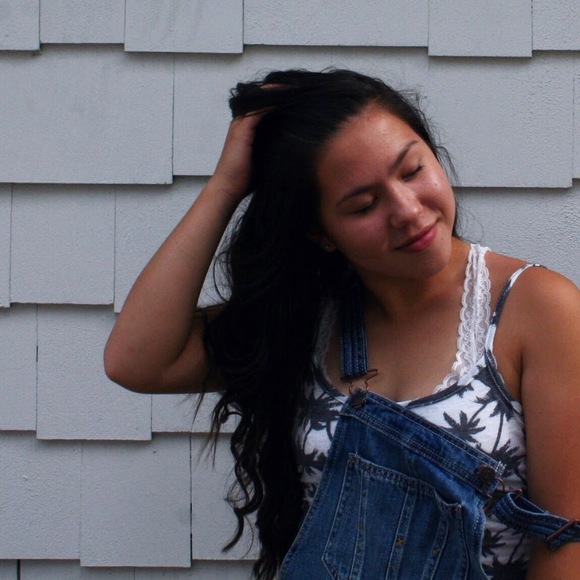 Profile Picture of Bella Caruso (@bella_caruso) on Poshmark