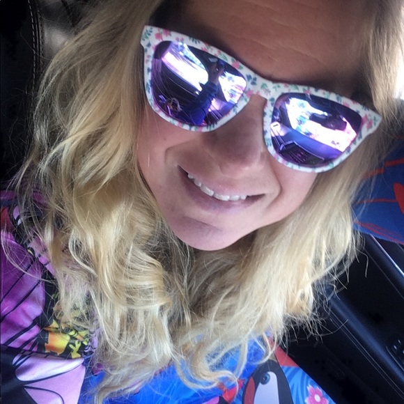 Profile Picture of Genice Rill (@scawn1626) on Poshmark