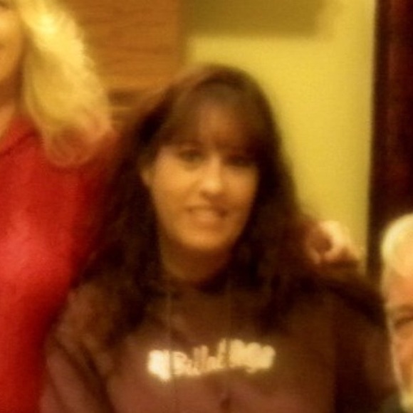 Profile Picture of Melani Creollo (@myhoney1997) on Poshmark