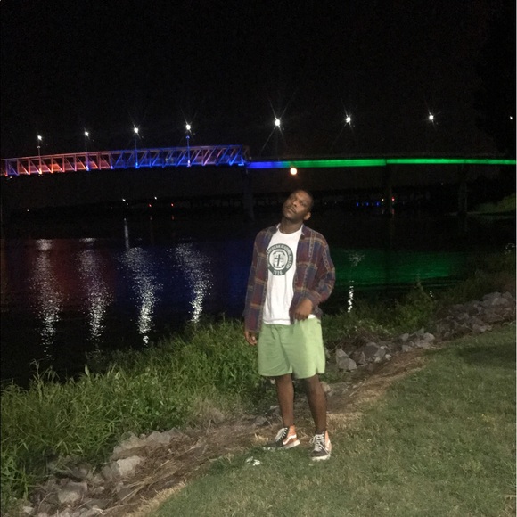 Profile Picture of Jordan Moore (@jbmoore97) on Poshmark