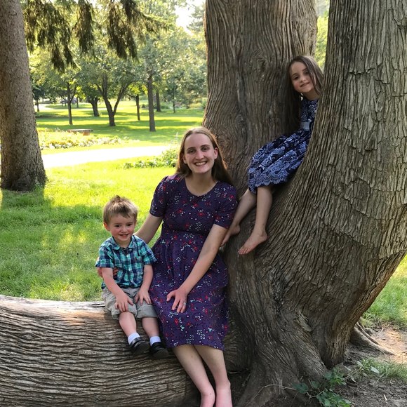 Profile Picture of Elizabeth Schreder (@the_lizards) on Poshmark