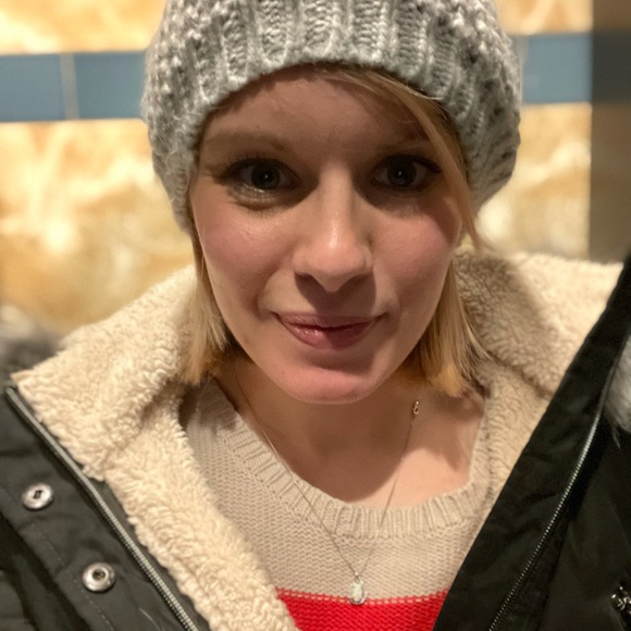 Profile Picture of Kris Andrews (@krisandrews170) on Poshmark