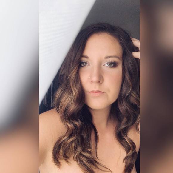 Profile Picture of Hailey Koplitz (@haileykoplitz) on Poshmark