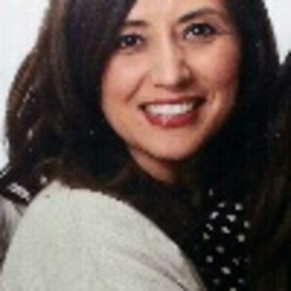 Profile Picture of Lisa Castrejon (@lisac217) on Poshmark