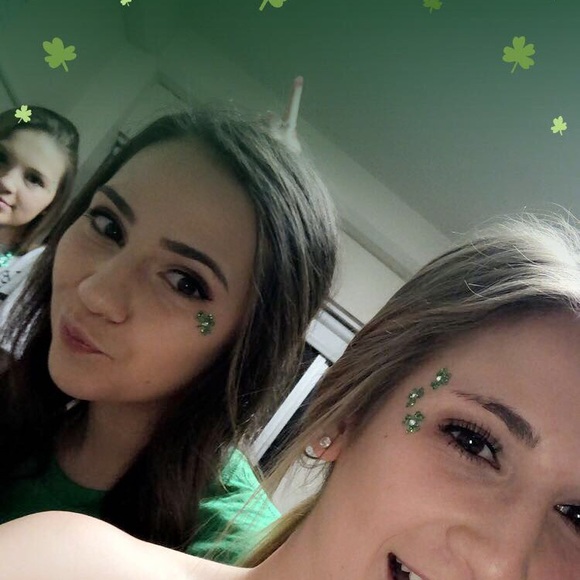 Profile Picture of Marissa Lapinsky (@m_lapinsky) on Poshmark